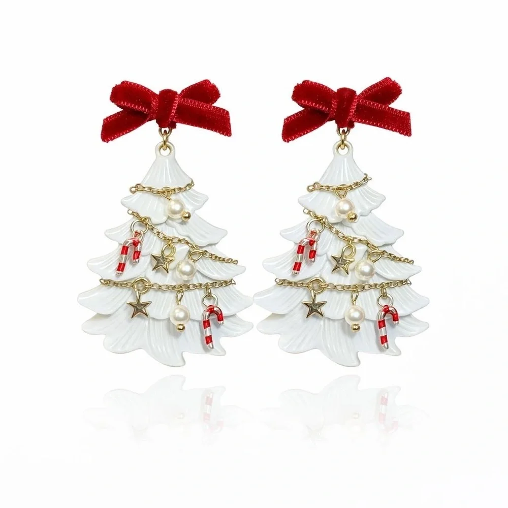 Red and White Christmas Tree Earrings.